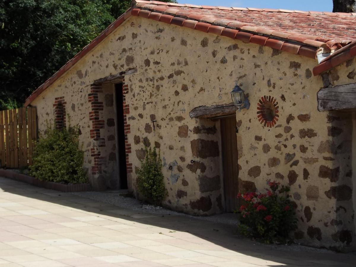 セーヴルモン La Basse Monniere Bed & Breakfast エクステリア 写真