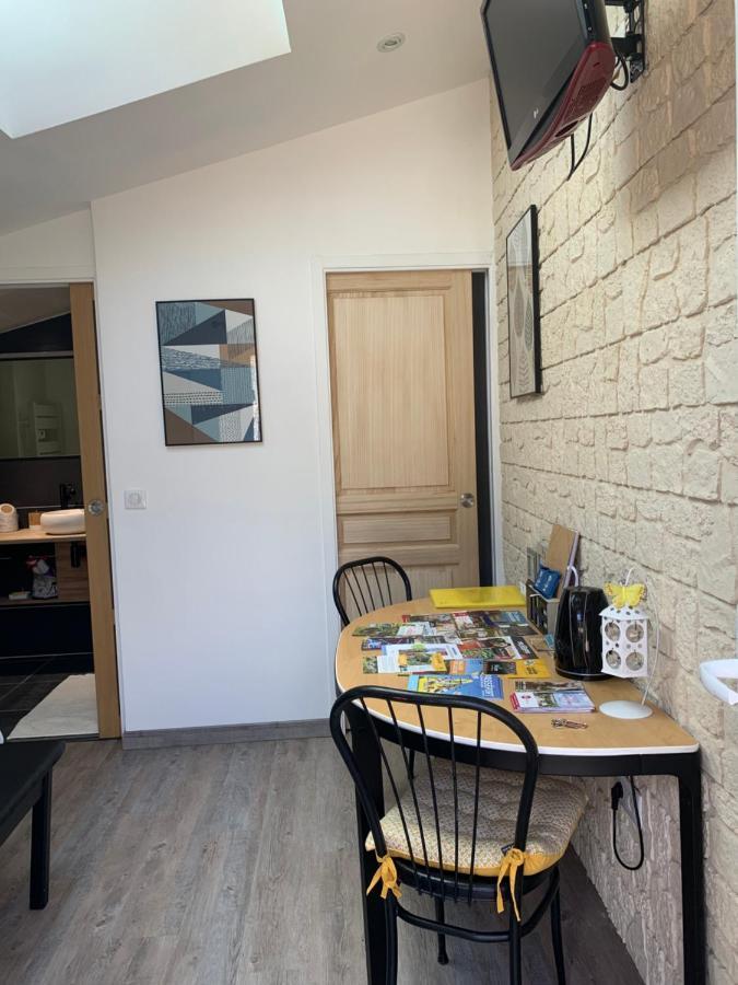 セーヴルモン La Basse Monniere Bed & Breakfast エクステリア 写真