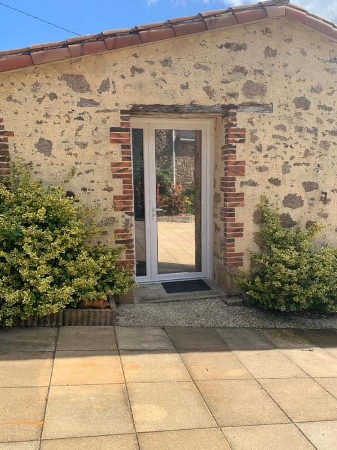 セーヴルモン La Basse Monniere Bed & Breakfast エクステリア 写真
