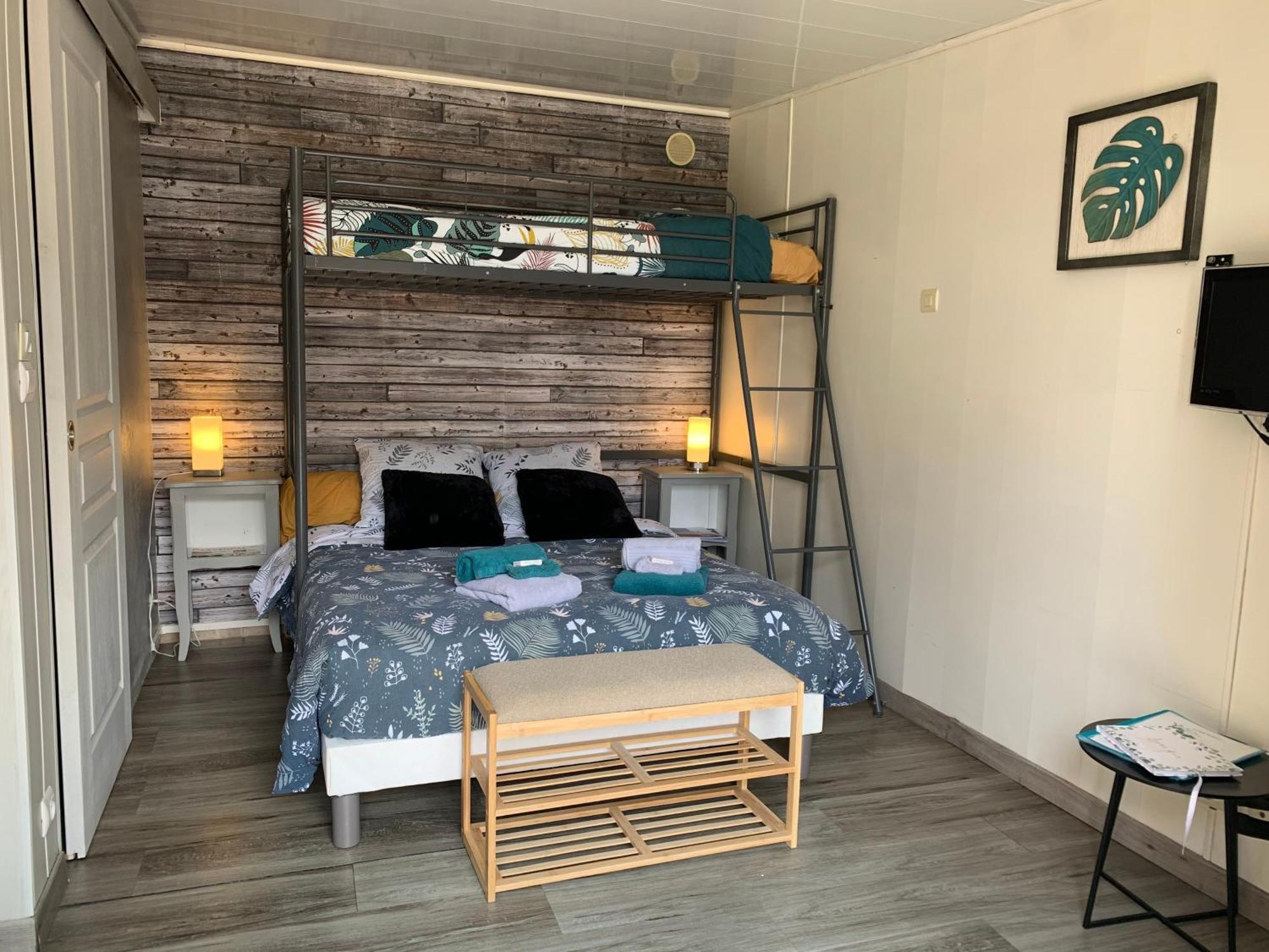 セーヴルモン La Basse Monniere Bed & Breakfast エクステリア 写真