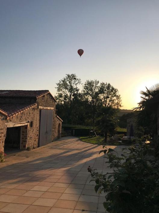 セーヴルモン La Basse Monniere Bed & Breakfast エクステリア 写真